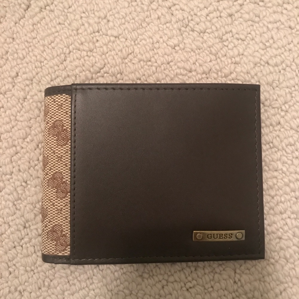 Guess // Men’s Leather Wallet